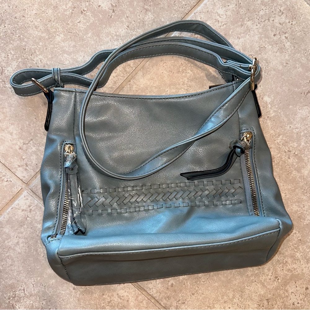 Cute light blue crossbody purse!